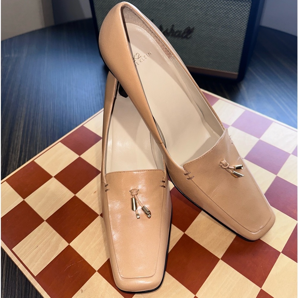 ANNE KLEIN